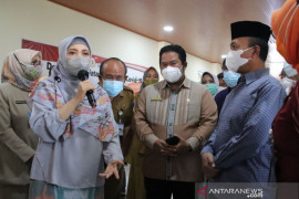 Wagub NTB menekankan vaksin COVID-19 bagi Ibu hamil aman