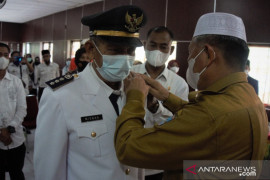 Ini yang ditekankan Bupati Pasbar kepada enam orang camat yang baru dilantik