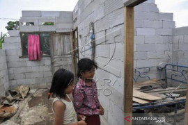 Rumah Rusak Akibat Angin Puting Beliung Di Kabupaten Bekasi Page 1 Small