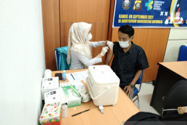 Ribuan mahasiswa Unbara  divaksin COVID-19