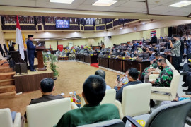 Gubernur Kalsel sampaikan nota keuangan/RAPBD-P 2021