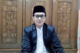 Telaah  - Ugensi berzakat melalui lembaga pengelola zakat