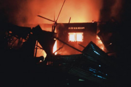 Kebakaran menghanguskan rumah warga di Selesai Langkat