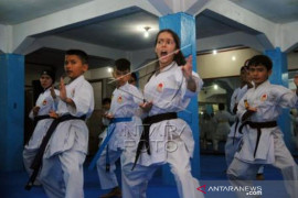 Atlet Imigran Afghanistan Mengajar Bela Diri Karate Page 1 Small
