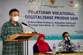 Kemenkop dan DPR dorong pelaku UKM Indramayu masuk platform digital