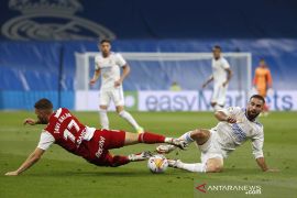 Karim Benzema cetak hattrick bawa Madrid bungkam Celta Vigo 5-2