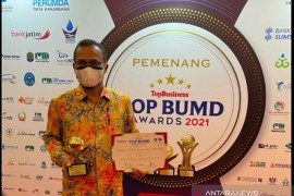 PAM Tirta Sago Payakumbuh berhasil menjawab tugas berat dari Wali Kota dengan raih TOP BUMD Award 2021