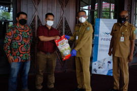 Sutarmidji apresiasi bantuan sembako dari perusahaan perkebunan