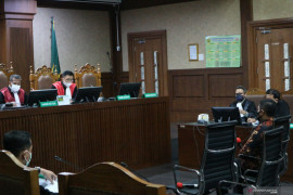 Bekas penyidik KPK Stepanus Robin didakwa terima suap Rp11,5 miliar
