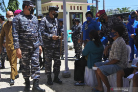 TNI AL sudah vaksin 1 juta orang di Indonesia