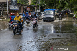 Air Tergenang Karena Sistem Drainase Tidak Berfungsi Page 1 Small