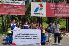 Pertamina salurkan paket sembako bagi korban banjir Kalteng