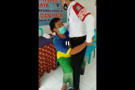 Ini video narapidana Rutan Praya takut jarum suntik vaksin