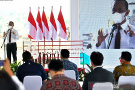 Bahlil sebut China  akan "groundbreaking" pabrik baterai listrik