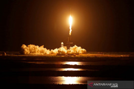 Peluncuran roket SpaceX Falcon 9