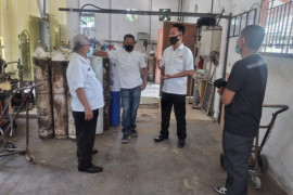 Kadin Inhil serahkan 30 tabung oksigen ke RSUD Puri Husada Tembilahan
