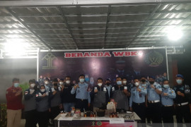 Petugas Rutan Baturaja Sumsel razia kamar hunian warga binaan
