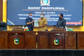 Wabup sampaikan Raperda APBD Tanah Laut  anggaran 2022 ke dewan