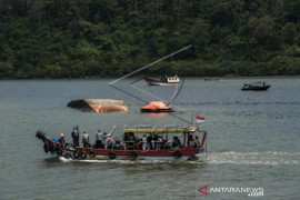 Kapal Pengayoman IV Tenggelam Page 1 Small