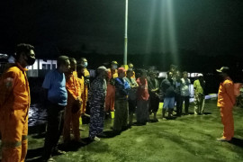 Tim SAR gabungan selamatkan penumpang longboat di perairan Halsel, perhatikan peringatan BMKG