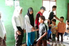 PMI Paluta santuni anak yatim