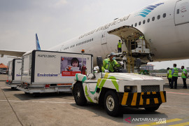 Sebanyak 5,2 juta dosis vaksin Sinovac dan Sinopharm tiba di Indonesia