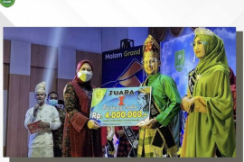 Dua peserta terpilih sebagai Bujang Dara Inhu