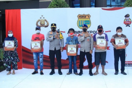 Alumnus Akpol 97 di Sulawesi Utara gelar bakti sosial