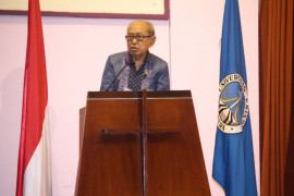 Profesor JE Sahetapy tutup usia