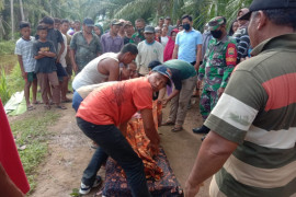 Warga Telagah Jernih Secanggang Langkat temukan mayat mengambang di aliran sungai