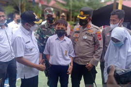 Ini tujuannya Wabup Pessel ajak pelajar sukseskan vaksinasi COVID-19