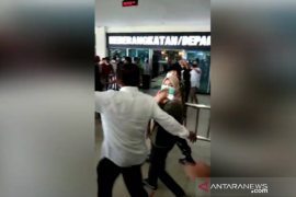 Bupati Kolaka Timur diterbangkan ke Jakarta usai diperiksa