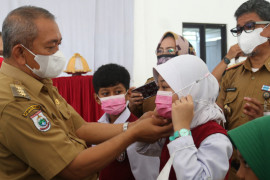 Kemenkes beri bantuan penanggulangan COVID-19 untuk Kabupaten Polewali Mandar
