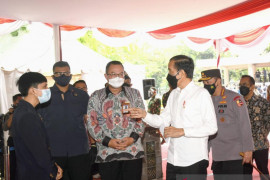 Presiden Jokowi minta mahasiswa gerakkan masyarakat ikuti Vaksinasi Merdeka