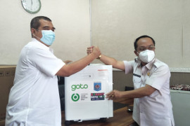 Dinkes Mataram dapatkan bantuan lima alat konsentrator oksigen