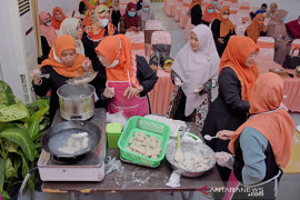 Emak-emak DWP Sabang antusias ikuti pelatihan pengolahan ikan