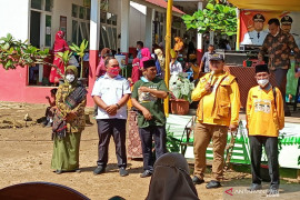 Bupati minta seluruh SD di Labura tersambung internet