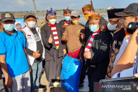 PKS beli 10 ton garam rakyat Madura dengan harga di atas pasaran