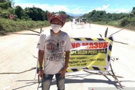 Ingin manfaatkan lahannya, warga ini tutup jalan hauling perusahaan
