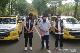 Kadin Indonesia hibahkan dua mobil vaksin keliling ke Pemkot Medan