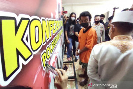 Pembakar mimbar masjid ditangkap, Mahfud: Aparat jangan terburu-buru tetapkan pelaku orang gila