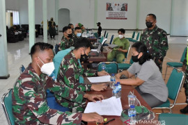 Danrem 151 imbau  warga Tulehu agar tidak takut divaksin, intensifkan sosialisasi