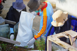 Ratusan sukarelawan pungut dan pilah sampah di Waterfront Kota Pontianak
