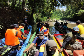 Perjalanan wisata menuju desa Suku Talang Mamak