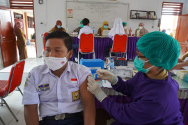 1.000 pelajar SMP di Medan divaksinasi jelang pembelajaran tatap muka