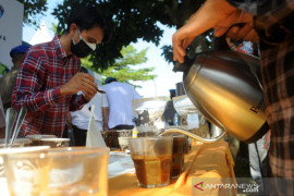 Fun Cupping di perayaan hari pariwisata Page 1 Small