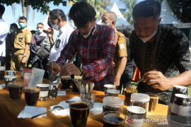 Fun Cupping di perayaan hari pariwisata Page 4 Small