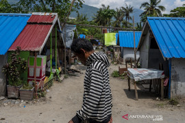 Tiga Tahun Penyintas Bencana Tsunami Hidup di Huntara Page 3 Small