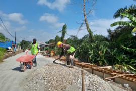 Riau gesa realisasi dana desa yang baru mencapai Rp930,59 miliar