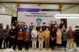 Bintek ini dilaksanakan Kemdikbudristek bagi LLDIKTI di seluruh Indonesia